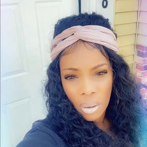 Meet your Posher, Sharon